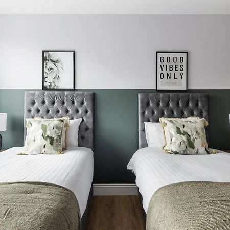 Stylish & Spacious 3 Bed Apartment With Fast Wifi, Close To Tube & Wembly Londres Extérieur photo