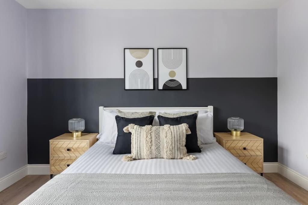 Stylish & Spacious 3 Bed Apartment With Fast Wifi, Close To Tube & Wembly Londres Extérieur photo