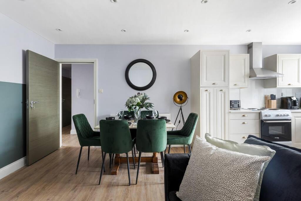 Stylish & Spacious 3 Bed Apartment With Fast Wifi, Close To Tube & Wembly Londres Extérieur photo