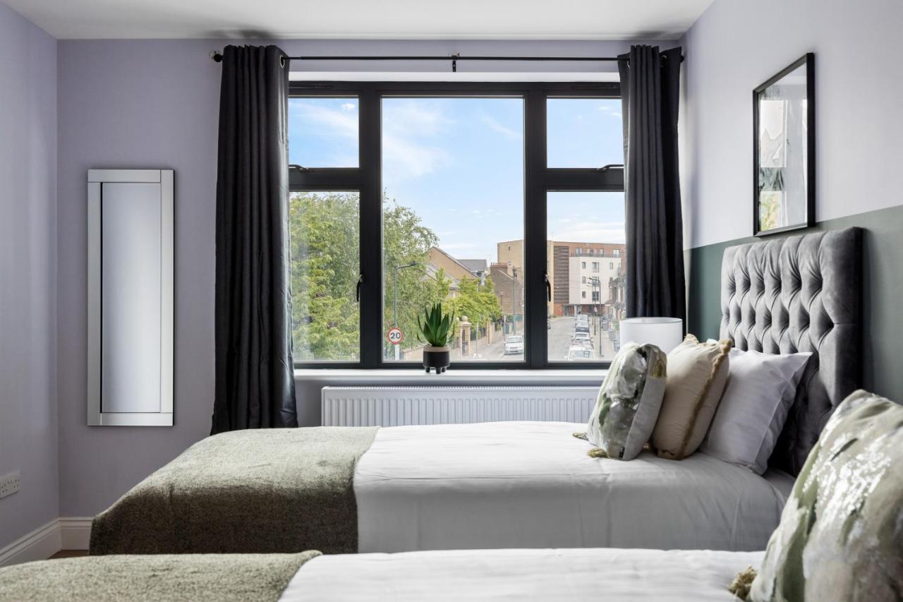 Stylish & Spacious 3 Bed Apartment With Fast Wifi, Close To Tube & Wembly Londres Extérieur photo