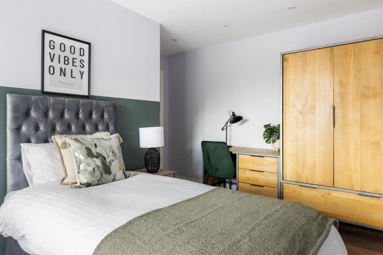 Stylish & Spacious 3 Bed Apartment With Fast Wifi, Close To Tube & Wembly Londres Extérieur photo
